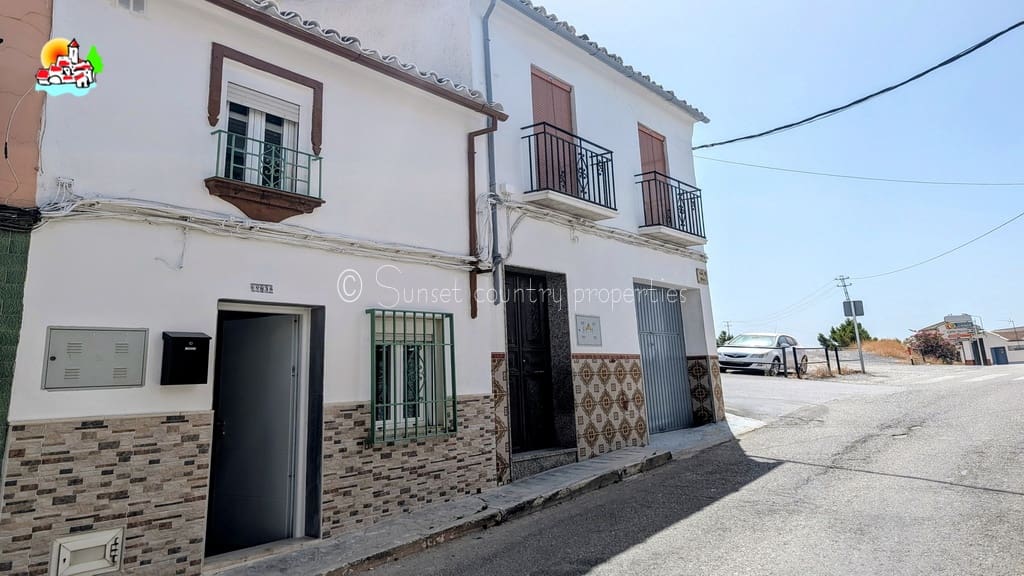 Townhouse for sale in Rute, Córdoba