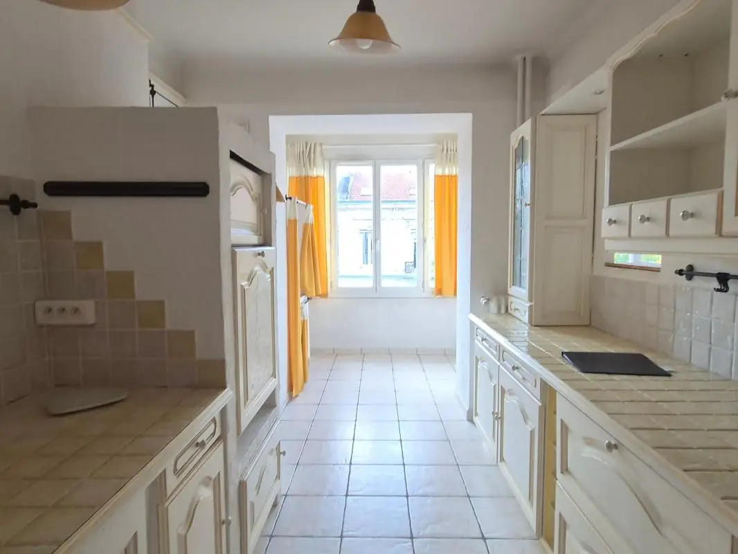 Apartment for sale in Saint-Étienne — 3 bedrooms, 108 m² photo 3