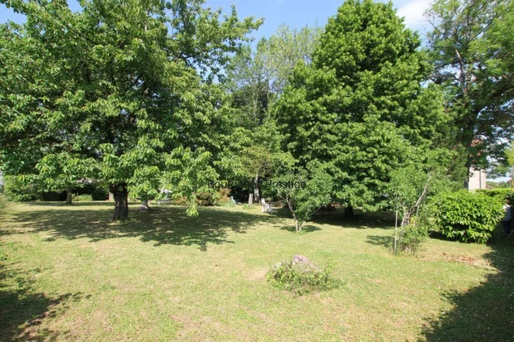 A 10-Minute Drive from Tournus: a Pretty Stone Village House of 151 m² on 2713 m² of Land photo 5
