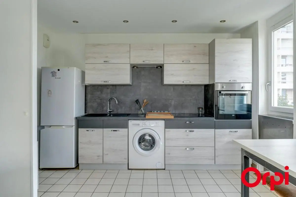 Apartment for sale in Villeurbanne — 2 bedrooms, 61 m² photo 4