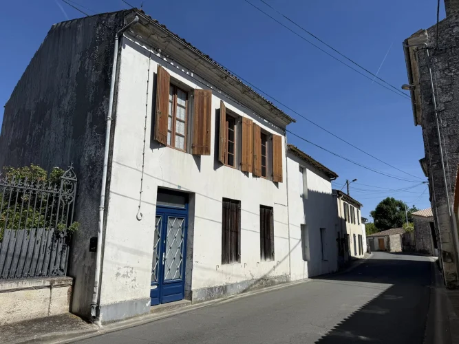 Village House with 3 Bedrooms and 2 Bathrooms