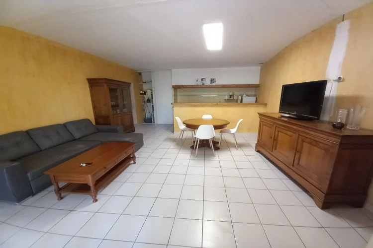 House for Sale, 4 Rooms photo 3