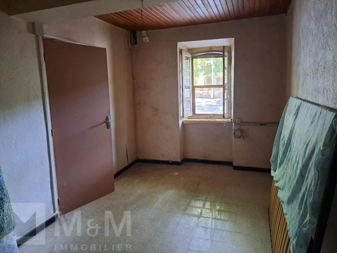 Large 18th-Century House to Renovate, Located on T photo 5