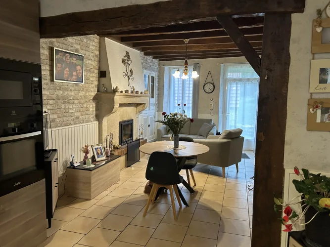 Pretty Ready-to-Move-in Village House on One Level photo 5