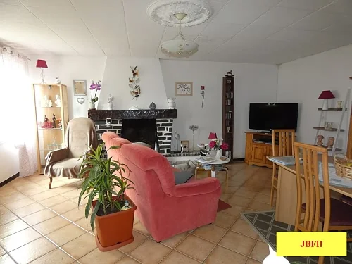2 Bed Detached House for Sale Near Lapenty photo 3