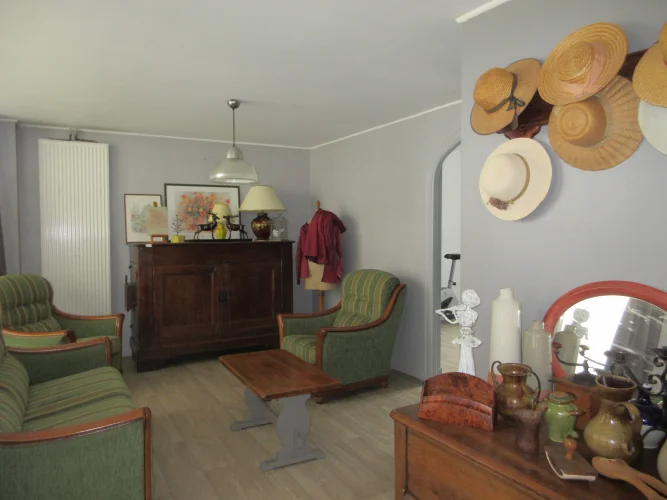 Superb Property, Full of Character! photo 3