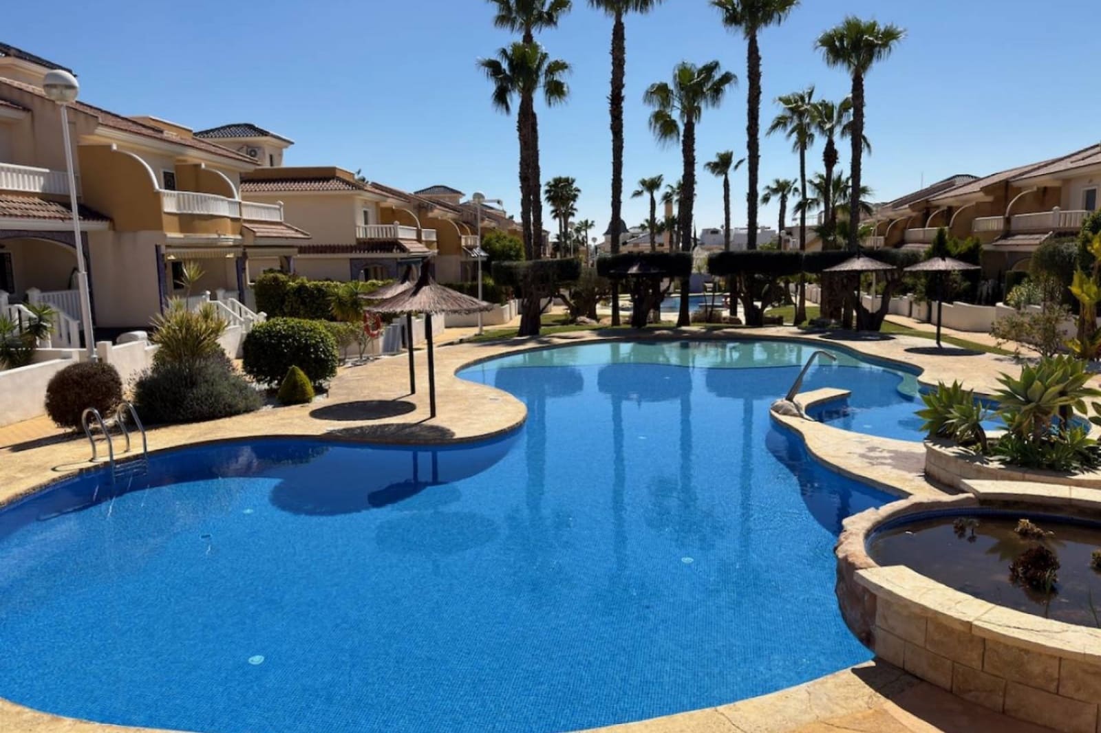Apartment for sale in Doña Pepa, Rojales, Alicante photo 2