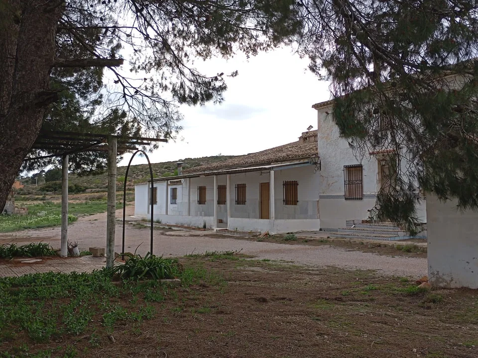 Country house in Yecla, Murcia province