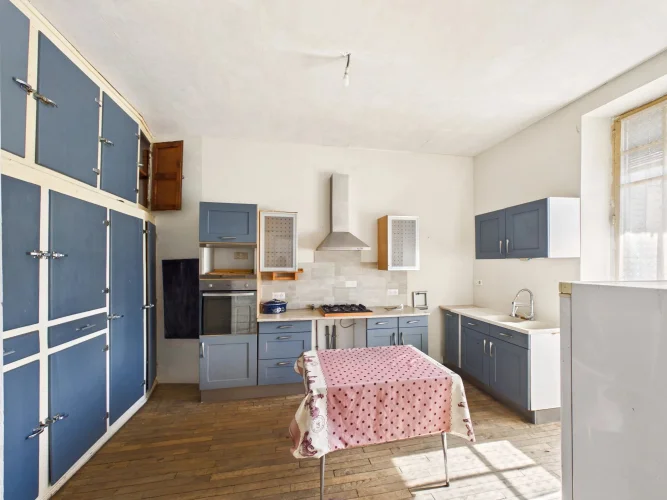 Stunning Character Property with 8 Bedrooms and Commercial Space photo 5