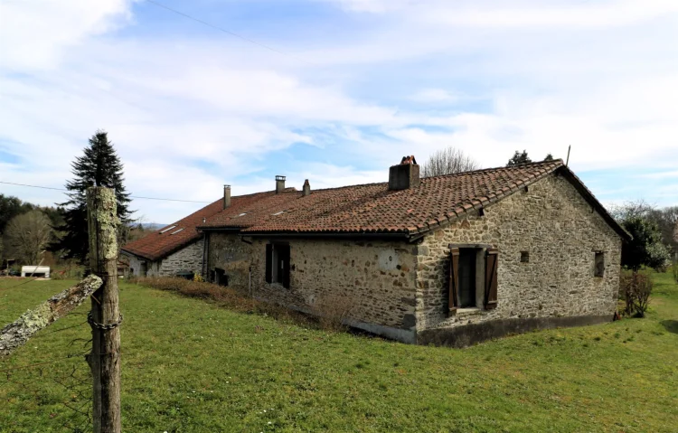 Charming Rural Property Complex, 4 or 5 Dwellings, Ideal as a Friend-Owned Secondary Residence! photo 4