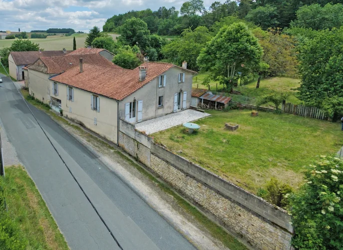 Beautiful Stone House with Barn, Near Verteillac!