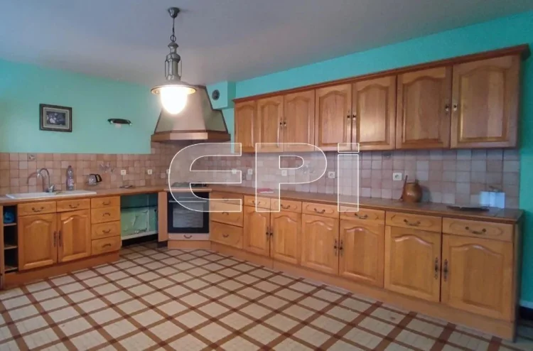 110 m² House in Chalais with Numerous Outbuildings photo 2