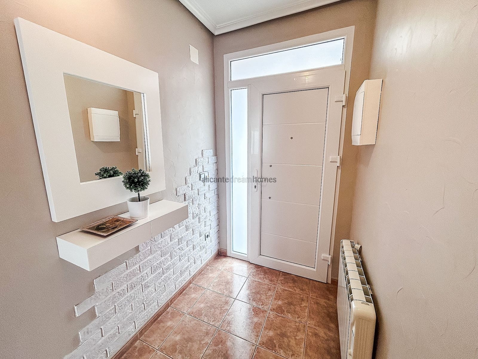Townhouse for sale in Pinoso, Alicante photo 3