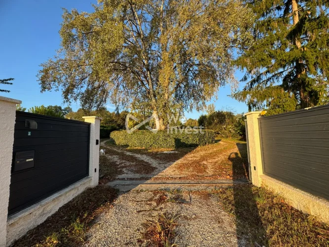 Saillans Family Home photo 2