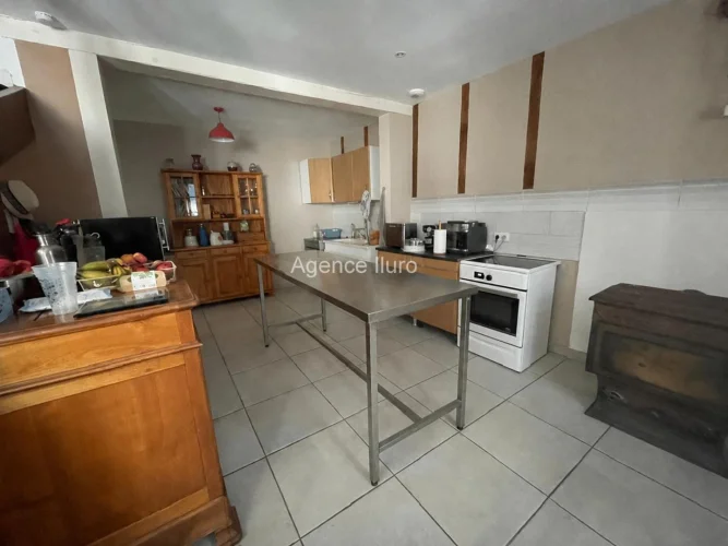 Vallee De Baretous - Charming House with Outbuildings and Garden - Ideal for Life Project or Craft Activity photo 4