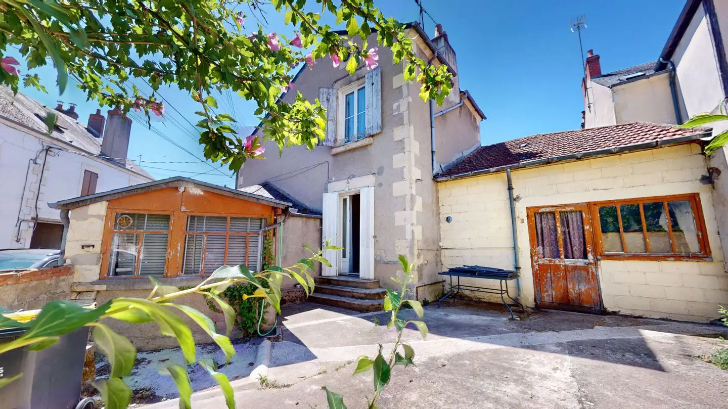 House for sale in Nevers — 2 bedrooms, 77 m²