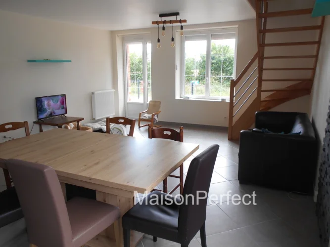 Impecably Maintained with Modern Fitments - Equestrian/Smallholding 5 Bed Property. Fully Fenced and Gated. Ample Priv… photo 3