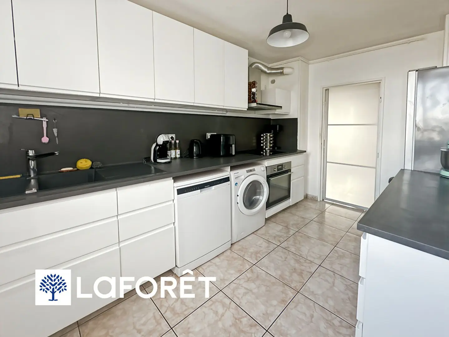 Apartment for sale in Viry-Châtillon — 2 bedrooms, 66 m² photo 4