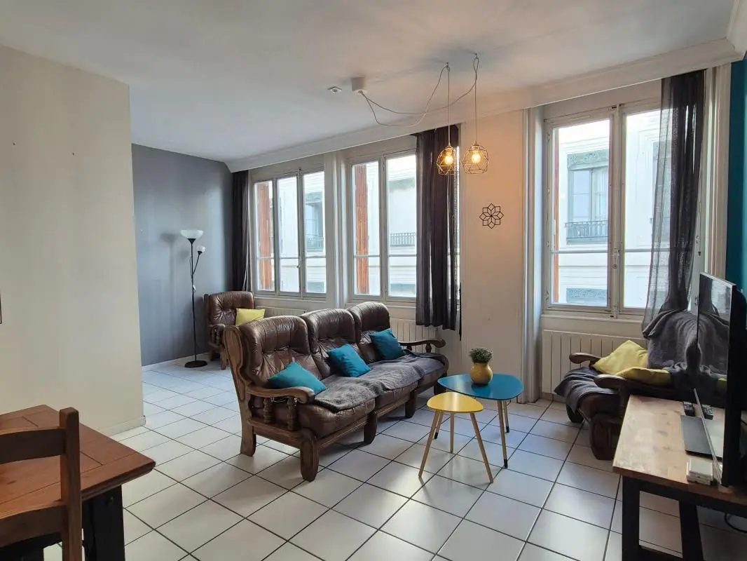 Apartment for sale in Saint-Étienne — 4 bedrooms, 117 m²