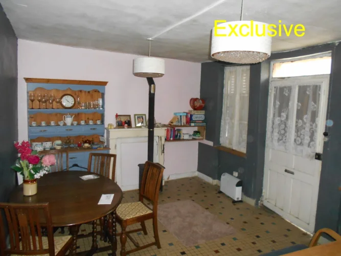 Priced to Sell Semi-Detached Town House. 2 Bedrooms. Garden. Requires Compete Renovation. photo 3