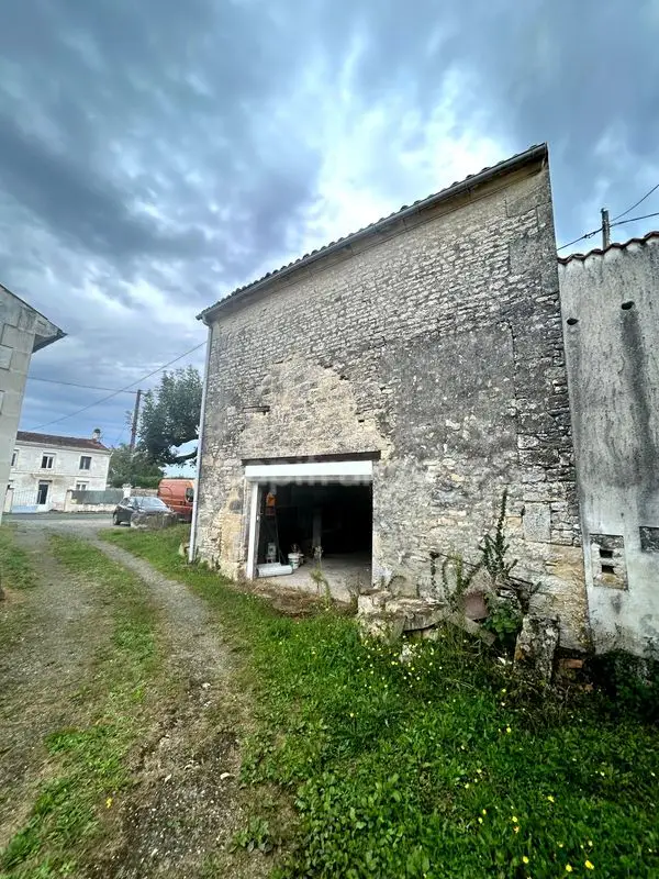 House for sale in Aumagne — 1 bedroom, 54 m² photo 3