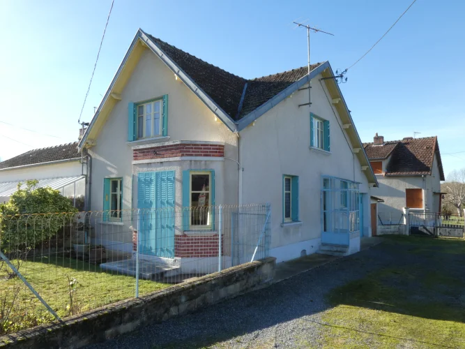 A Nice Semi Detached Village House Connected to Mains Drainage and Mains Gas. Attached Garden.