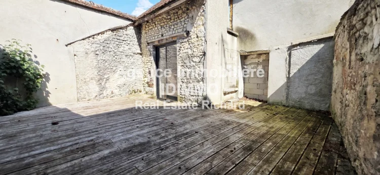 Exclusively for Sale through Idimmo Agency: Spacious House with photo 4