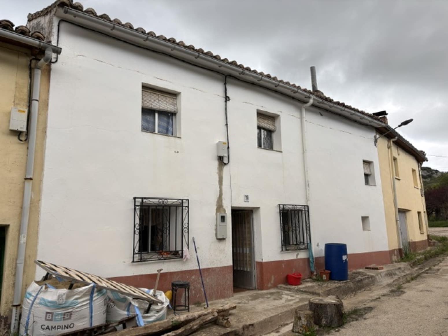 Villa for sale in Sotresgudo, Burgos photo 2