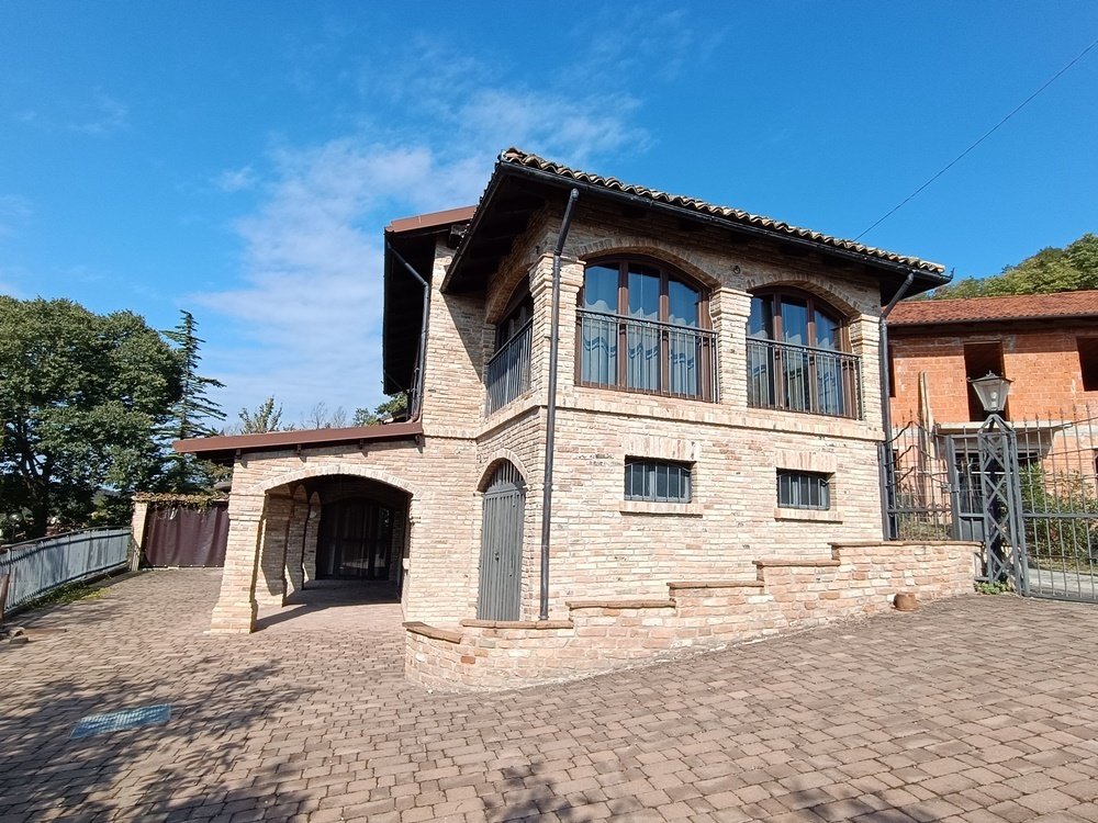 Property in Castelletto Merli photo 2