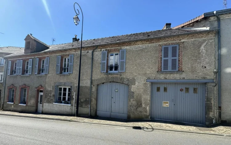 Haute Vienne - Large Family Townhouse with Many Possibilities Including Bed and Breakfast Potential