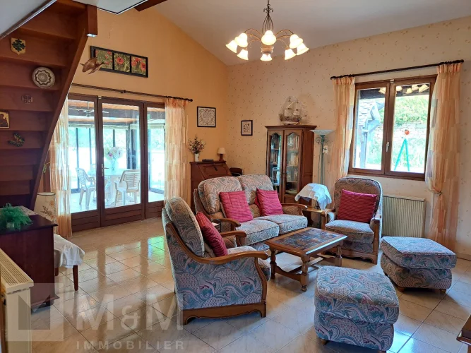 Close to Lake Saint-Bertrand and Exclusively at Mm photo 2