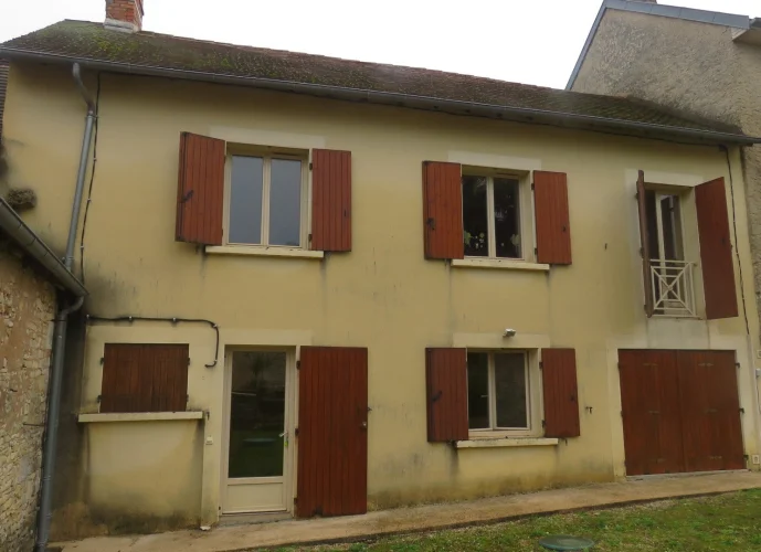 House with a Private Courtyard - Village Siant Raphael (Near