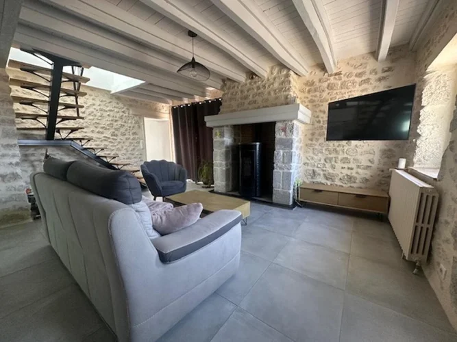 House with 5 Rooms photo 4