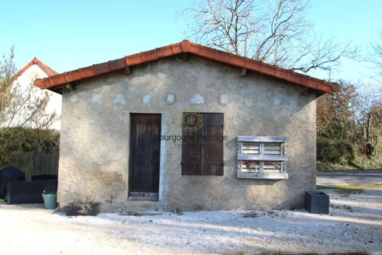 In Exclusive – Charming Village House with Terrace and Garden, 15 Minutes from Tournus photo 5