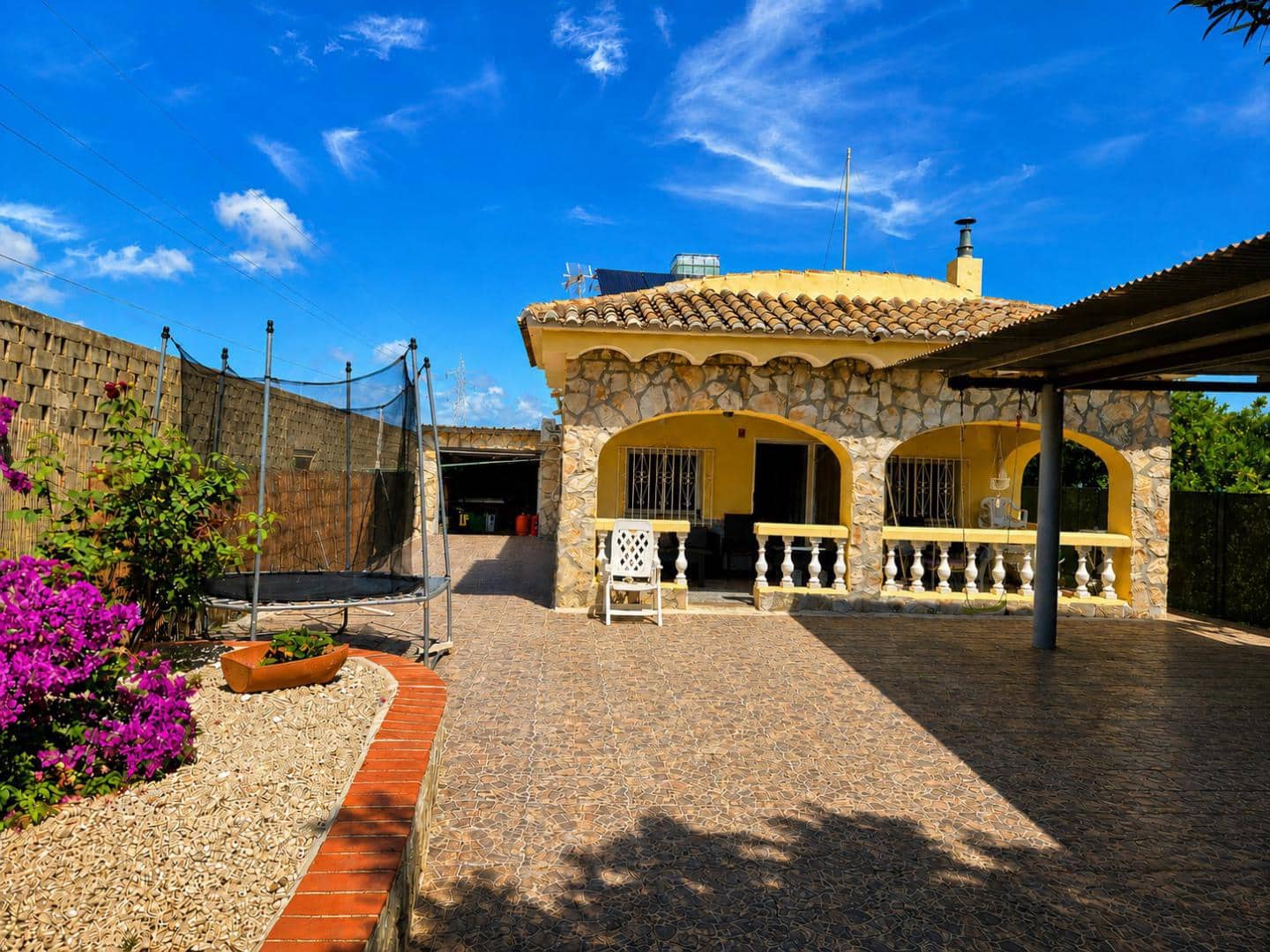 Villa for sale in Oliva Playa, Oliva, Valencia
