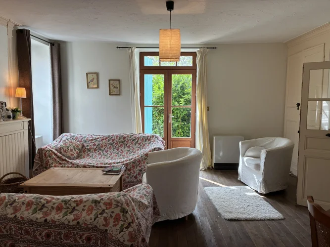 Charming Village House with Attached Garden photo 3