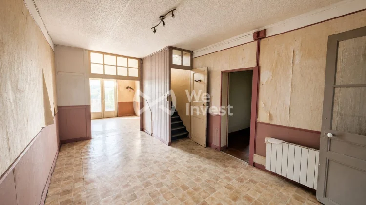 House to Renovate, Great Potential, in the Heart of Teloché photo 2