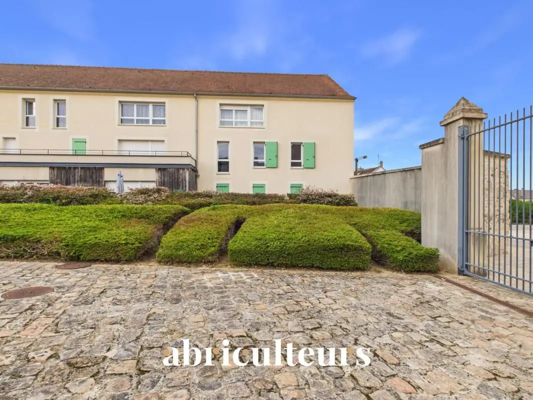 Apartment for sale in Survilliers — 2 bedrooms, 71 m²