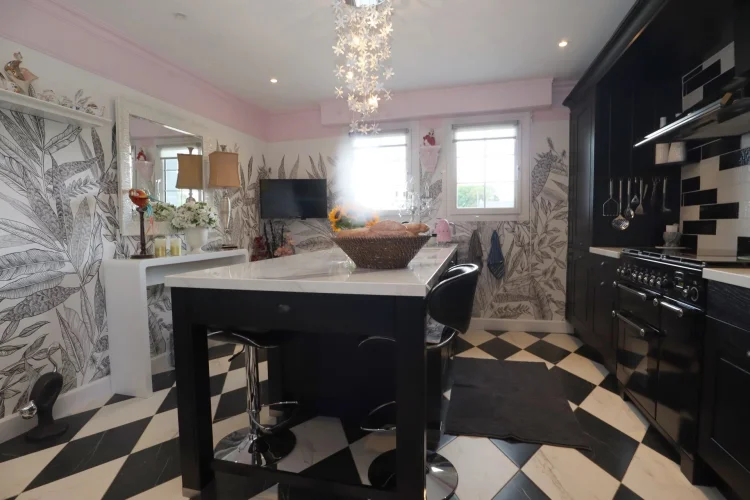 Completely Renovated House photo 3