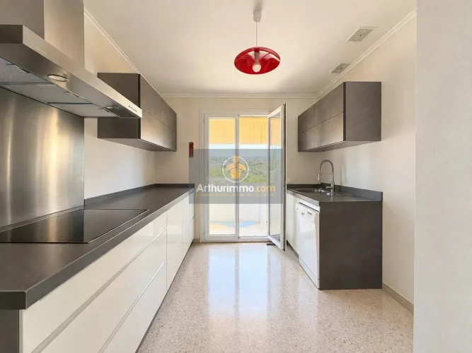Bright 85 m² House with 3 Bedrooms in Apt photo 2