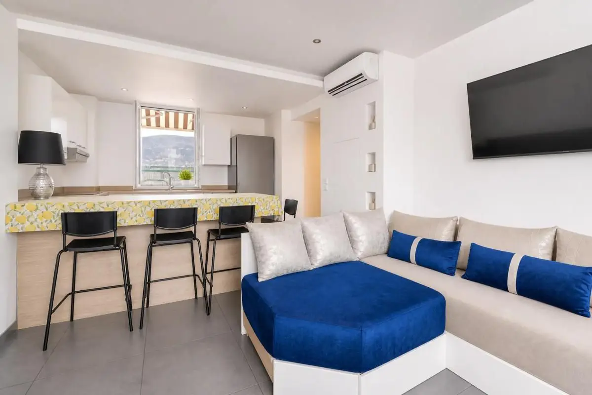 Apartment for sale in Toulon — 2 bedrooms, 63 m² photo 3