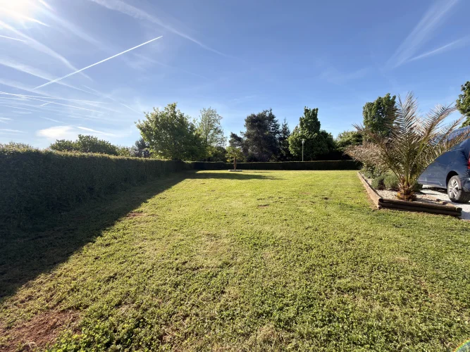 Superb Renovated Single-Storey Home with Enclosed Garden and Large Basement, Close to Ruffec photo 2