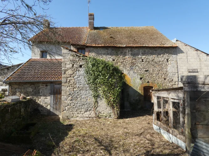 Two Houses for Renovation with Attached Barns and Outbuildings photo 2