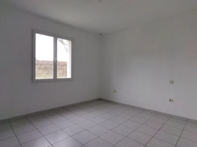 Pmr House with 2 Bedrooms, 104 m² in the Centre of Dompierre photo 5