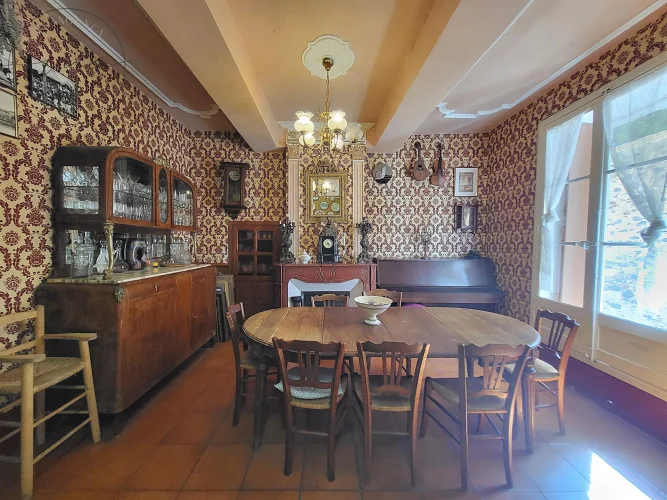Caux - Charming Village House, 4 Rooms, 2 Bedrooms, Located 2 Steps from the Village Center, with Beautiful Potential photo 4
