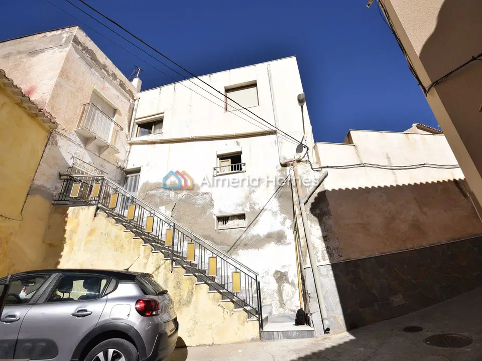 Town house in Macael, Almeria province