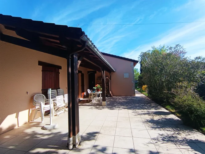 Single-Storey House in Condezaygues in the Countryside photo 3