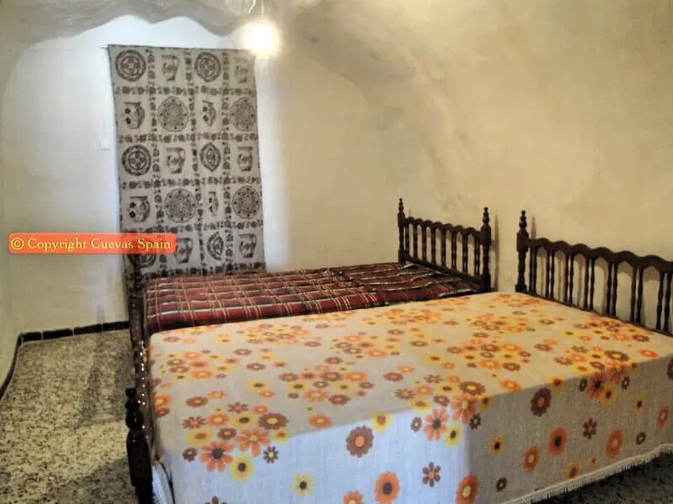 Cave house in Galera, Granada photo 4