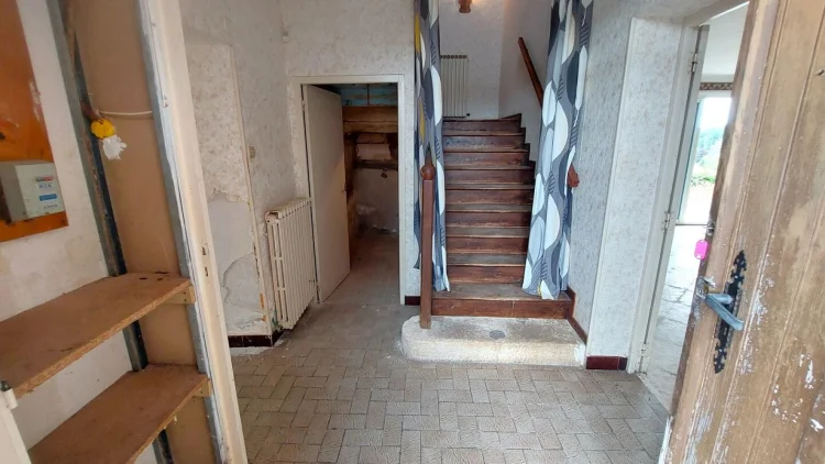 Old Farmhouse Awaiting Revival, with Outbuildings on 3.800 m² of photo 4