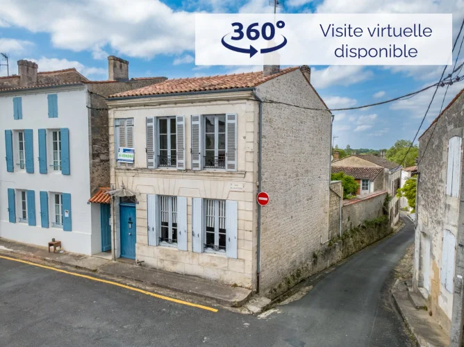 House in Town Center, Veranda, Garden, Outbuilding, Cellar with Well